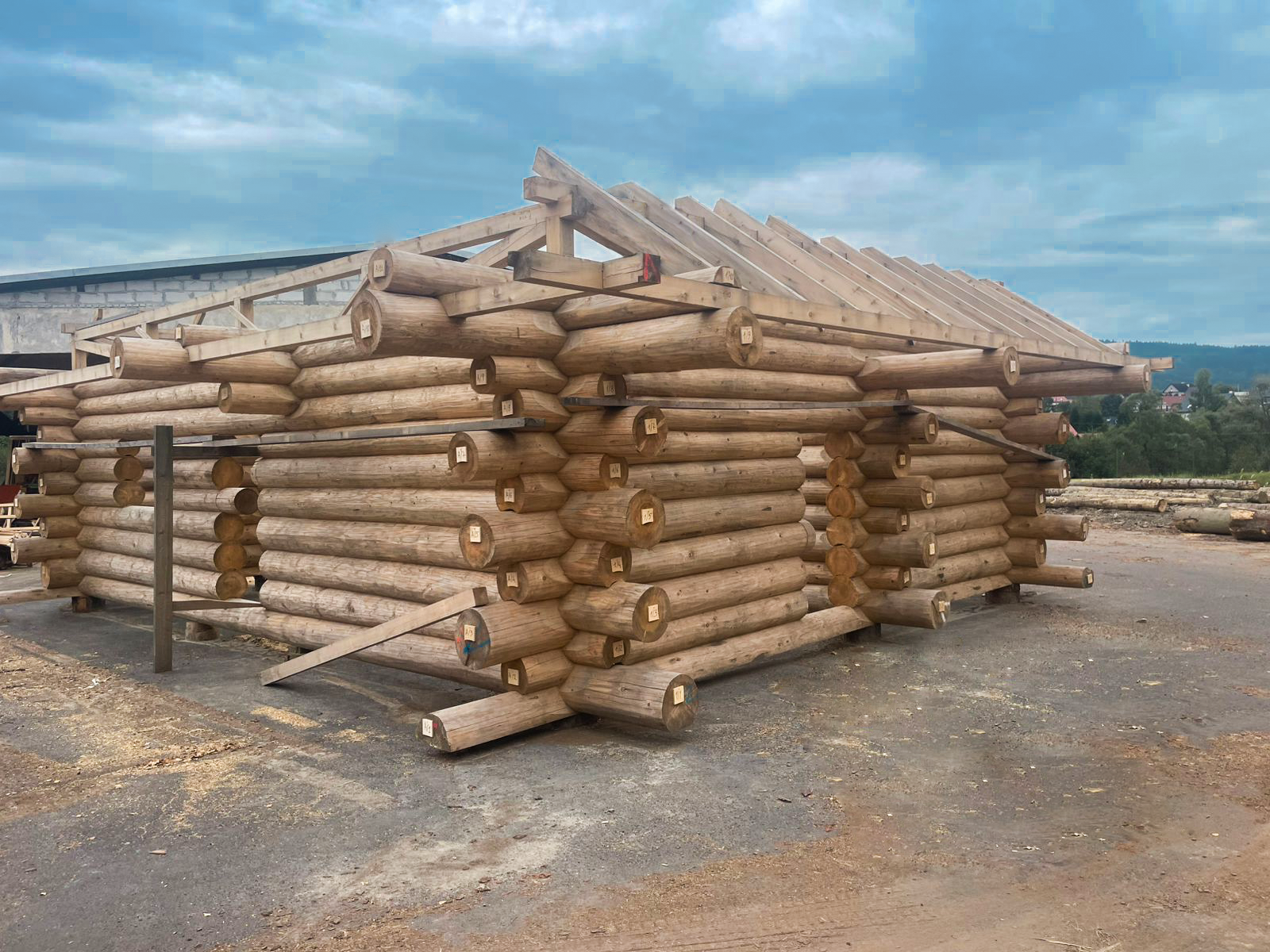 Partnerzy Bale suszone komorowo BaloweDomy 68-90mm – partner Rewicad